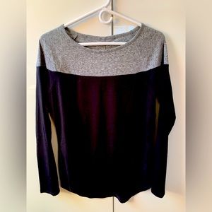 Black/Heather grey Athleta long sleeved cotton tee. Good condition. Hits at hip